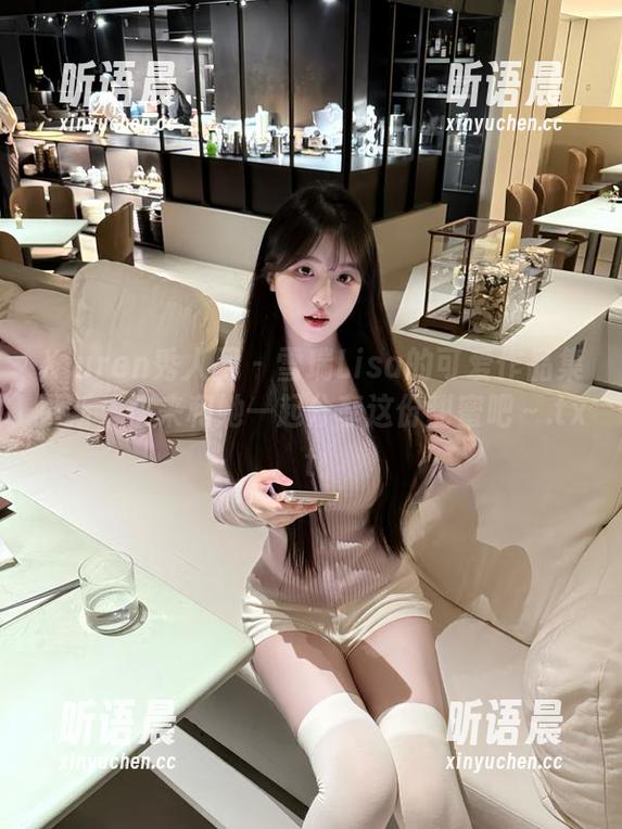 Xiuren秀人网 - 雪瑞Lisa的可爱作品集更新，快来和她一起分享这份甜蜜吧～.txt