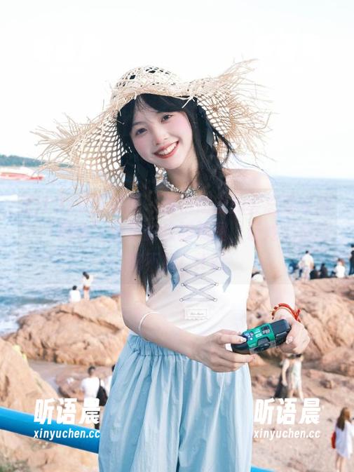 YITUYU艺图语 - 最怕朋友约会忘穿衣服，“围巾”分享豹纹靓照图，让她们都自愧不如！.txt