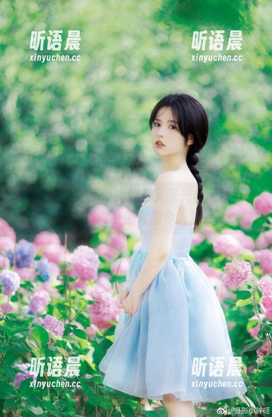 YouMi尤蜜荟-周妍希 YouMi尤蜜荟 - 周妍希无圣光校服写真,优雅与青春并存的套图令人赞叹.txt