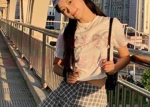 YouMi尤蜜荟 – 奶油米私房美图大揭密，秘书角色下的迷人瞬间.txt