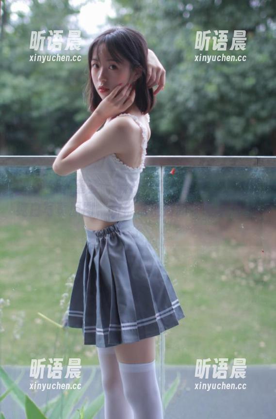 YouMi尤蜜荟 - 最新发布：蛋蛋_egg的纯白写真原图，仿佛仙境般的梦幻瞬间.txt