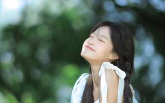 beautyleg – 网盘里的“Flora少女”作品，竟让人忍不住想收藏整套啊！.txt