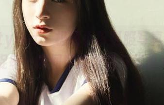 beautyleg – 极致小玲制服写真原图：捕捉每一瞬间中的性感与优雅.txt