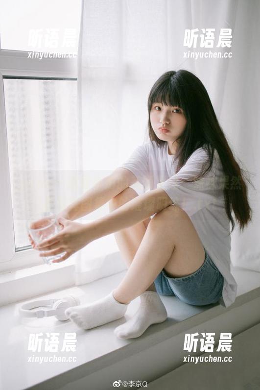 pans - 追寻小彤的美丽足迹：妹妹果然是写真图集中的璀璨明珠！.txt
