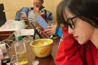 pans – 探索折折的灰丝艺术：优雅写真图片合集全新上线.txt