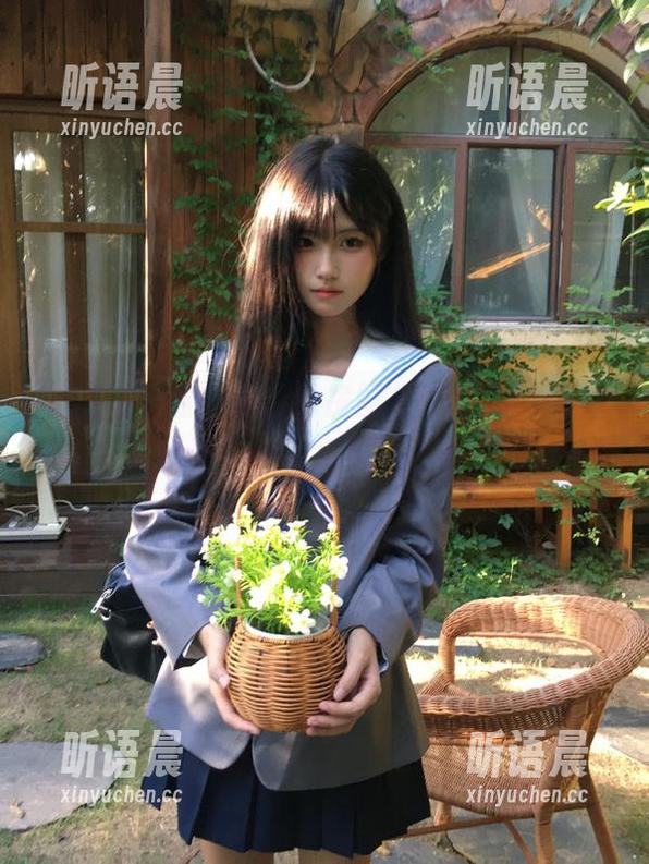 pans - 曲奇厨娘私房图集：在她的厨房里感受食物的热情与温暖.txt