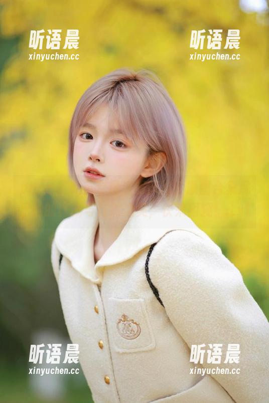 pans - 英英专属透明风格：原图合集尽显她的真诚与自然之美，快来围观！.txt