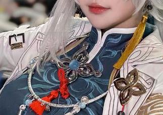 跟随w百合欧皇子w，沙滩美图套图将你带入一个梦幻的夏日仙境！.txt
