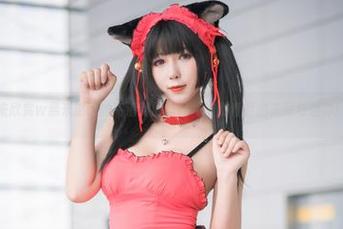 一起来欣赏w黑米粥w的高清制服作品，捕捉青春的美丽与活力！.txt