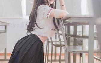 高清美图中的yoko夏宅女神，宛如璀璨星空下的梦幻女神，令人心醉神迷.txt