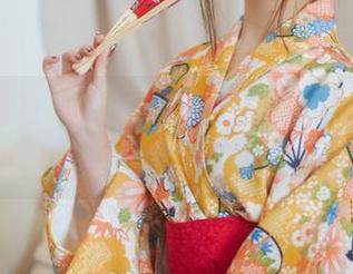 日韩风情在一北亦北的美图作品中：白裙私房的独特魅力.txt