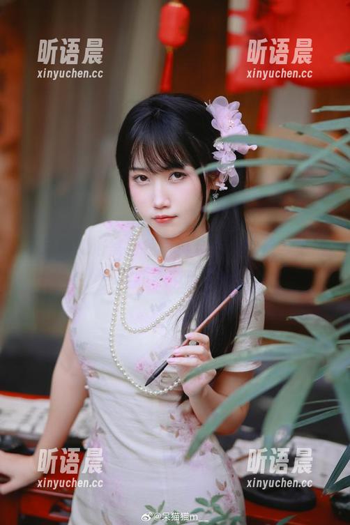 不呆猫的浴室粉色写真合集：浪漫与生活的完美结合.txt
