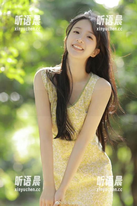 丝慕GIRL-文欣 丝慕GIRL - 清新如风,文欣的纯白照片合集带你走进唯美境界.txt