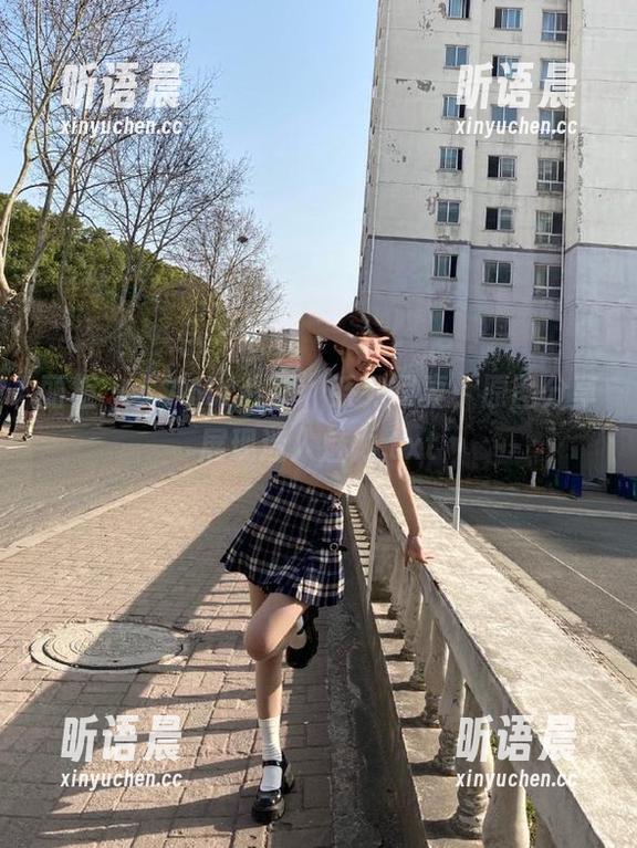 丽柜-AMY 丽柜 - “AMY礼服”系列写真,原图分享展现迷人魅力.txt