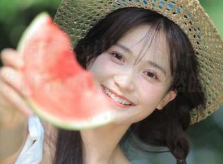 丽柜 – 一同观看xilly的户外写真，发现那些令你心动的图片与大自然的完美融合。.txt