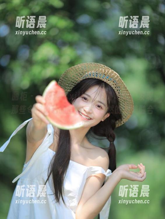 丽柜-xilly 丽柜 - 一同观看xilly的户外写真,发现那些令你心动的图片与大自然的完美融合。.txt