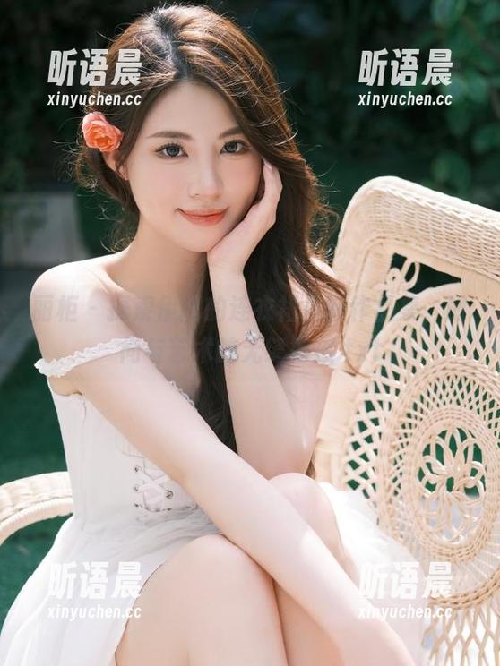 丽柜-伊园 丽柜 - 探索伊园的连衣裙最新作品集,时尚与艺术的无缝衔接.txt