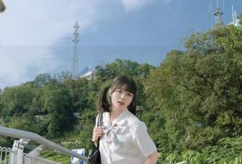 丽柜 – 最新发布！司琪御姐写真套图，带你领略女神般的迷人风采.txt