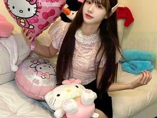 丽柜 – 从容优雅的选择：汐汐的经典套装写真图集，回归时尚本真.txt