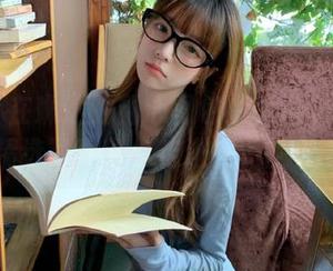 丽柜 – 在琳达的甜心图包中找寻暖心时刻：精选写真带你走进她的世界.txt