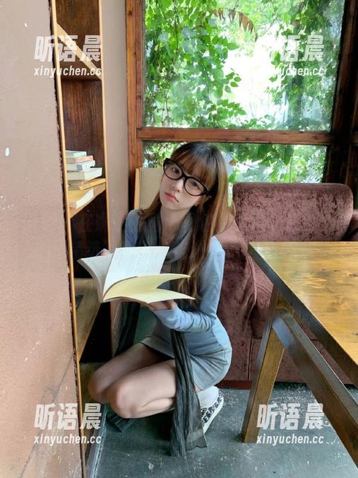 丽柜-琳达 丽柜 - 在琳达的甜心图包中找寻暖心时刻:精选写真带你走进她的世界.txt