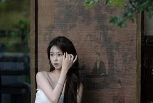 丽柜 – 甜甜护士的魅力四射，美图和图包让你感受她的独特气质！.txt