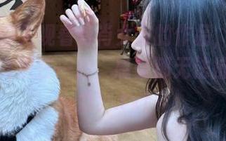 丽柜 – 深入观看肖肖女友的作品，让艺术与青春交织在一起，感受那无法抗拒的魅力！.txt