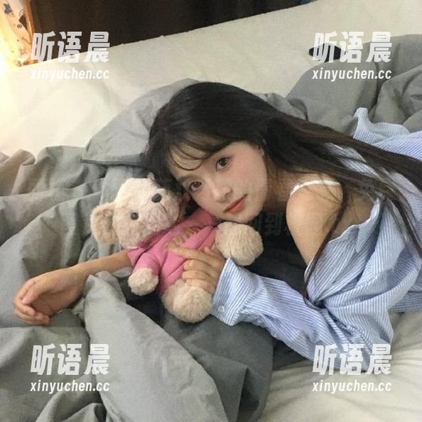 丽柜 - 体验蕊蕊双马尾的青春气息，免费图片任你挑选，一起回到校园.txt