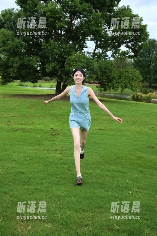丽柜-语寒 丽柜 - 语寒牛仔裤私房写真,记录下青春与个性的完美结合!.txt
