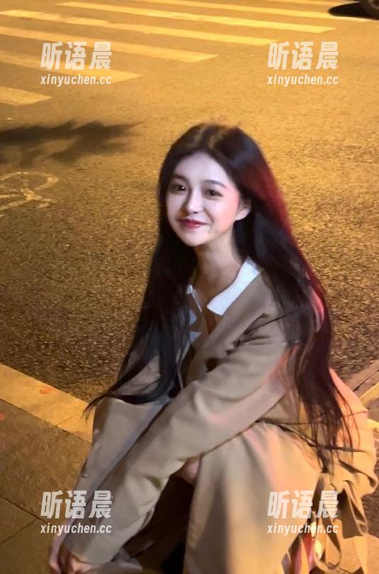 乔依丝joys 乔依丝操场:福利不断,原图展现最真实的青春气息,别错过哦!.txt