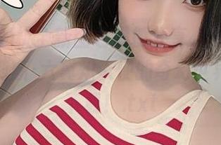 云溪溪奶桃全新图包震撼分享，带你走近萝斯莉莉斯·六翼炽天使的奇幻世界，快来下载！.txt