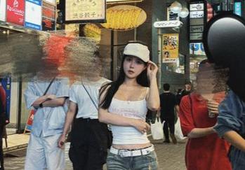震撼视觉盛宴，亚马逊鲶鱼姐姐写真原图免费放送！.txt
