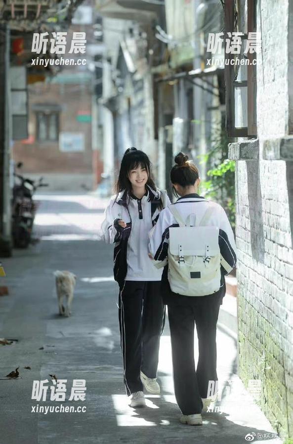 保守的二舅妈 微密圈 - 跟随保守的二舅妈短裙写真集,遇见那些笑点满满的夏日故事!.txt