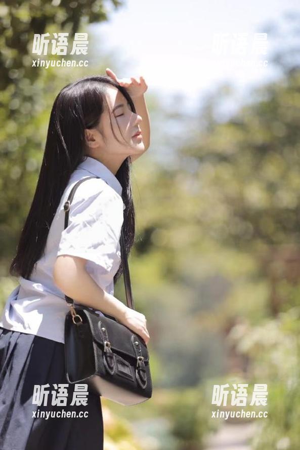 克拉女神 - 不穿白裙的YOYO不是好博主！她的图包与你分享优雅瞬间！.txt