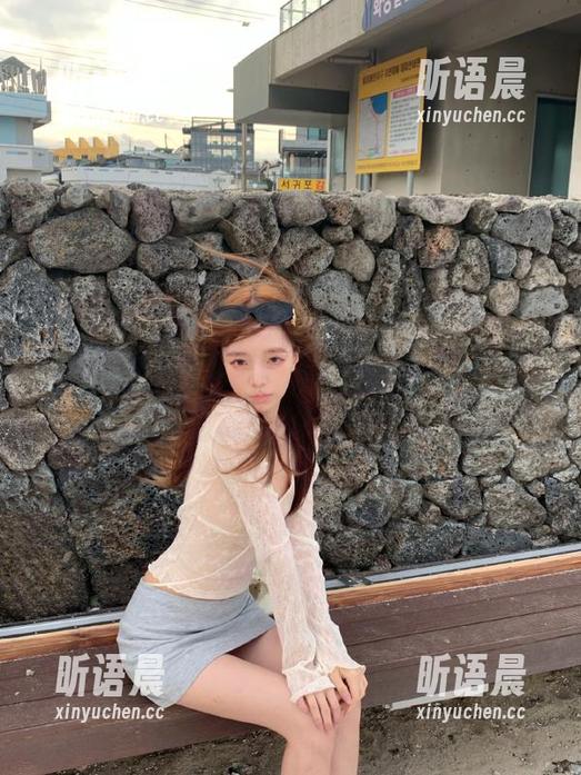克拉女神 - 精选图库中的嘉萌：温柔与灵动交织的写真艺术之旅.txt