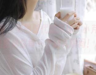 克拉女神 – 美图时代的先锋，小芹红裙写真免费送你每一个动人瞬间！.txt