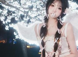 克拉女神 – 在这个纯白世界中，珊珊的福利作品让你眼前一亮.txt