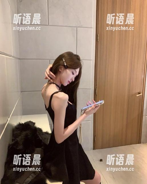 克拉女神-舒彤 克拉女神 - 最新舒彤镂空艺术写真资源,探索美与风格之间的无限可能!.txt