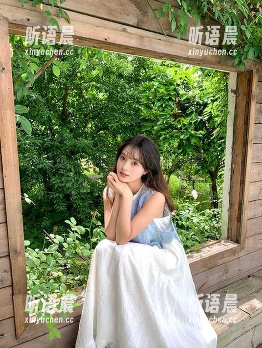 克拉女神 - 钟淇最新户外写真套图大放送，免费下载尽享自然风光.txt