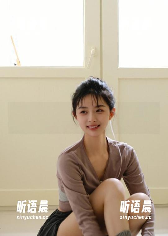 短发也能展现性感，兔玩映画诚意推荐，下载最新写真作品给你惊喜.txt