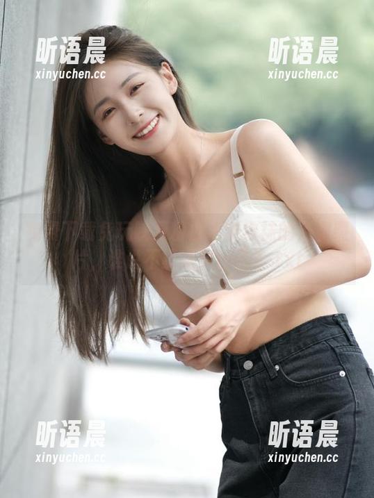 免费下载兔玩映画粉白色条纹袜的另类照片，谁说不能嘲笑自己？.txt
