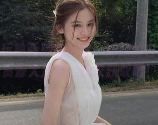 探索兔玩映画精彩内容：妹妹的白丝袜原图及资源大放送，快来获取吧！.txt