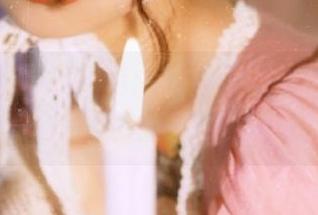 兔玩映画匠心打造：橘色沙发上的黑丝写真集，原图揭秘女性的柔美与力量.txt