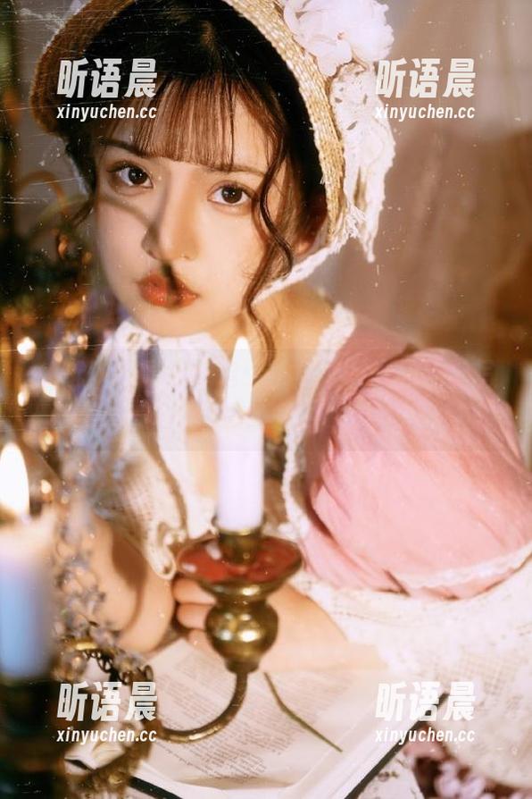 兔玩映画匠心打造：橘色沙发上的黑丝写真集，原图揭秘女性的柔美与力量.txt