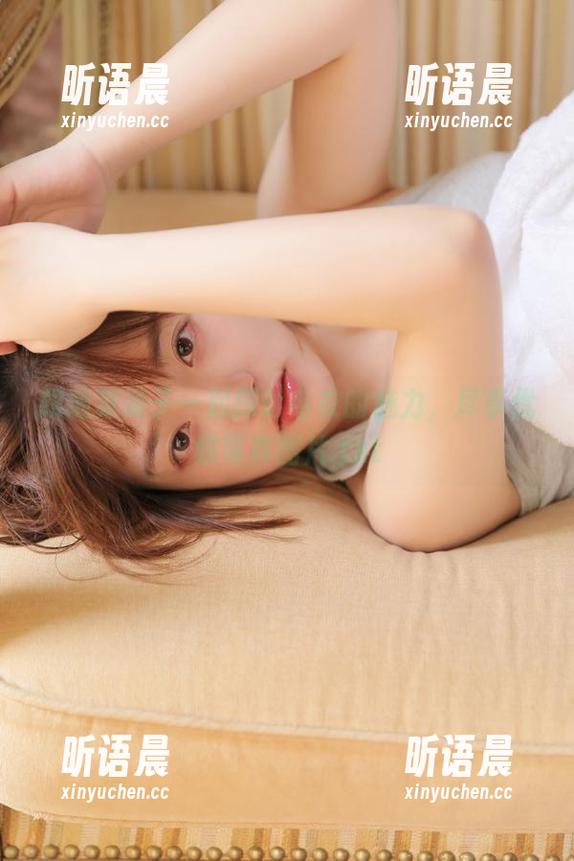 跟随凉凉子一起探讨毛衣的魅力，尽享优雅写真图片.txt