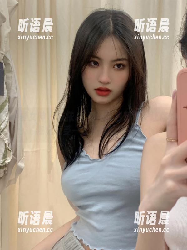 初夏女神-依依 初夏女神 - 依依JK清风图包精选:让你的视觉享受一次清新的洗礼.txt