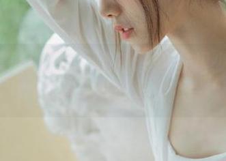 恬静的夏日回忆：喵糖映画白裙少女写真集原图欣赏会.txt