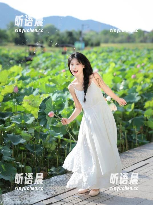 嗲囡囡 - Misty萌晰全新红裙套图隆重更新，带你进入一个充满浪漫气息的视觉盛宴，快来体验！.txt