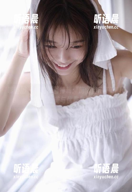 嗲囡囡 - 私拍原图特辑：施忆佳KITTY夏天的清新美与优雅气质.txt
