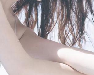 嗲囡囡 – 鱼子酱fish学妹的写真作品集：分享追求完美过程中的那些尴尬笑料.txt